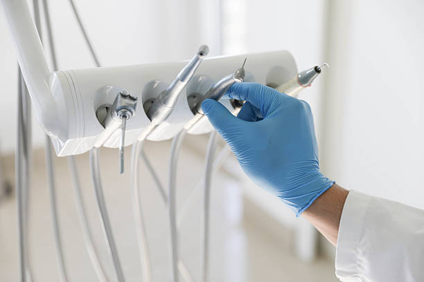Professional Dental Crowns And Bridges technician working in Northbrook, IL